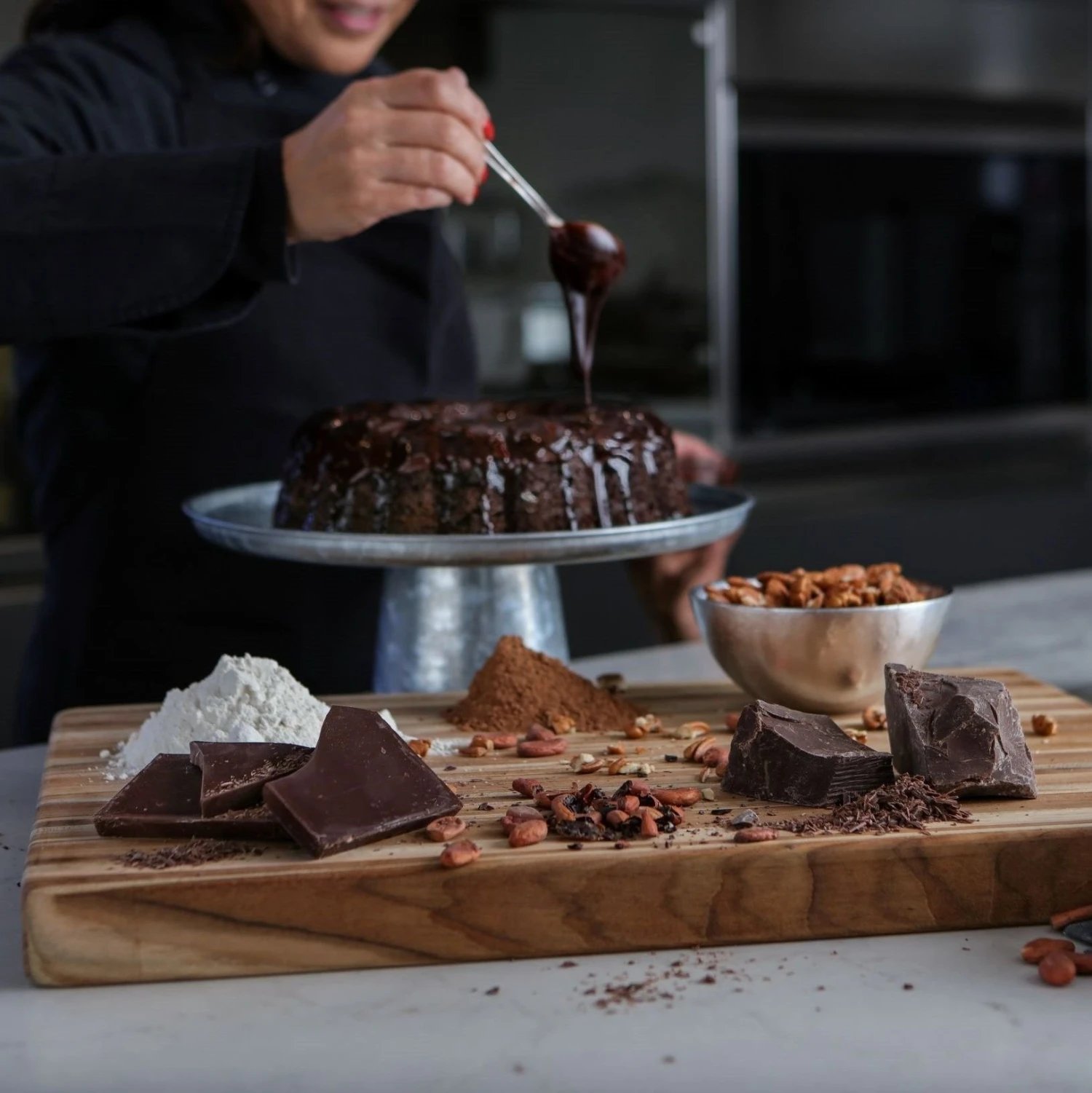 TeakHaus Edge Grain Carving Board W/Hand Grip (Rectangle) | 20" X 15" X 1.5" 4 TeakHaus Edge Grain Carving Board W/Hand Grip (Rectangle) | 20" X 15" X 1.5" - Image 4