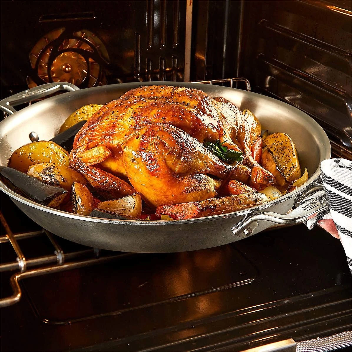 All-Clad D3 Stainless Steel 3-Quart Universal Pan With Lid 3 All-Clad D3 Stainless Steel 3-Quart Universal Pan With Lid - Image 3