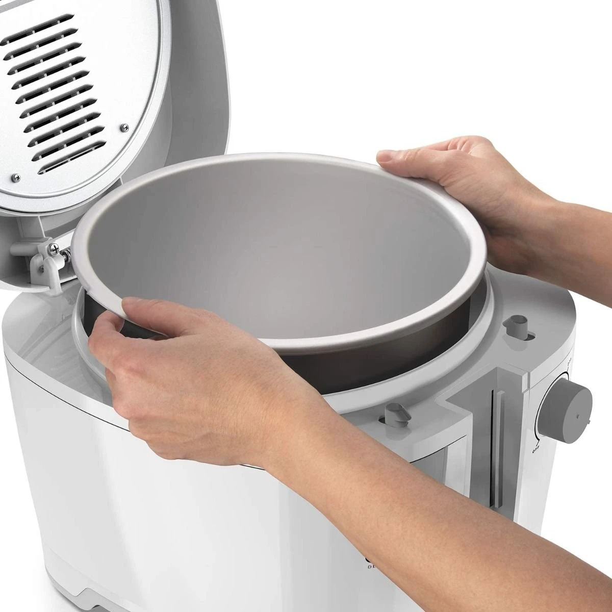 Presto® CoolDaddy® Cool-Touch Deep Fryer With Removable Bucket | 2 Qt. - White 6 Presto® CoolDaddy® Cool-Touch Deep Fryer With Removable Bucket | 2 Qt. - White - Image 6