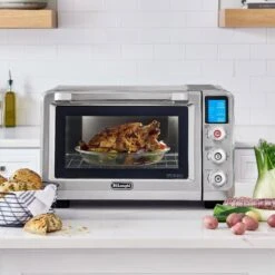 DeLonghi De'Longhi Livenza Digital Stainless Steel Oven W/ Thermoshield Technology 11 DeLonghi De'Longhi Livenza Digital Stainless Steel Oven W/ Thermoshield Technology -Kitchen Tools Shop edit shot11 24lconvectionoven eo241250m wholechicken tight