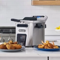 DeLonghi De'Longhi Livenza 4.5L Cool Zone Deep Fryer -Kitchen Tools Shop edit shot1 deepfryer d44528dz fries drumsticks shrimp oil wide