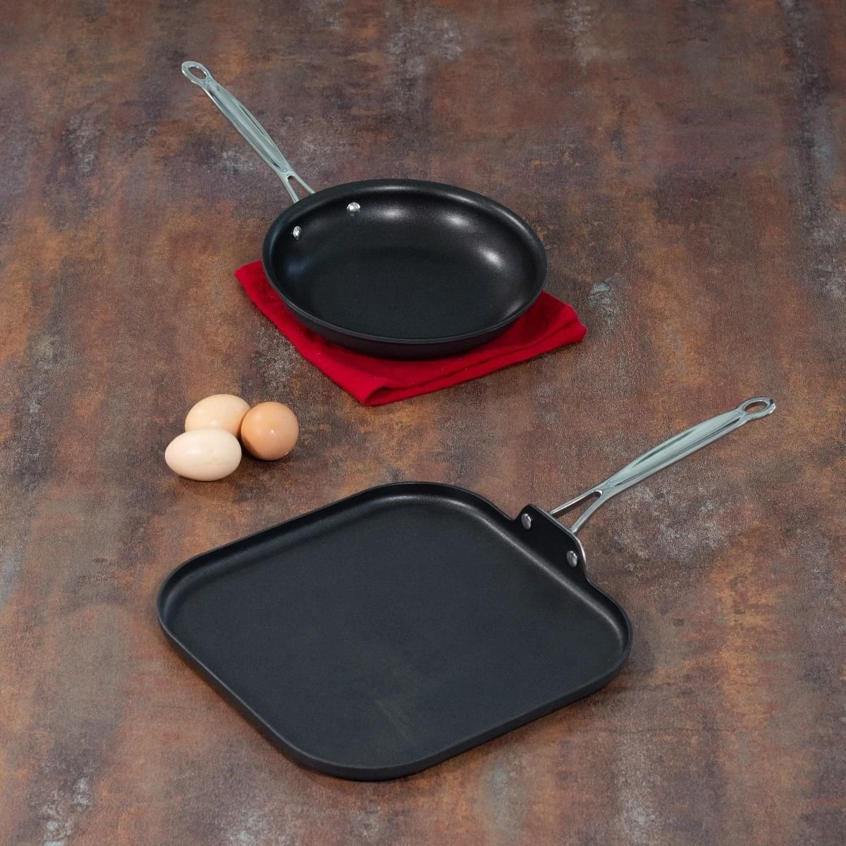 Cuisinart Chef's Classic Hard Anodized Nonstick Cookware Set | 2-piece 2 Cuisinart Chef's Classic Hard Anodized Nonstick Cookware Set | 2-piece - Image 2