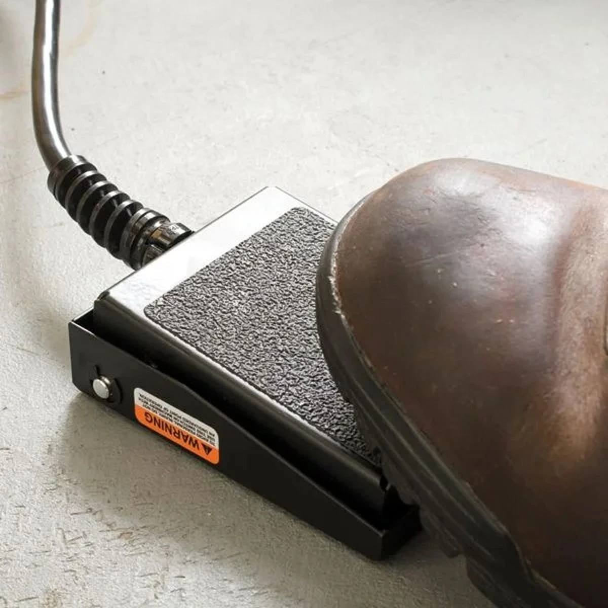 LEM Big Bite Meat Grinder #12 + Foot Switch 3 LEM Big Bite Meat Grinder #12 + Foot Switch - Image 3