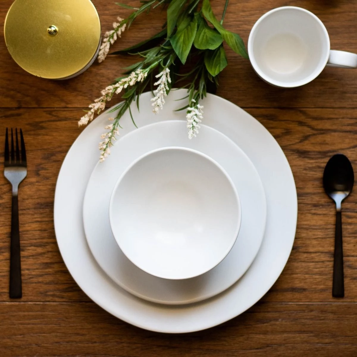 Fortessa Vitraluxe Heirloom 16-Piece Dinnerware Set | Linen 3 Fortessa Vitraluxe Heirloom 16-Piece Dinnerware Set | Linen - Image 3