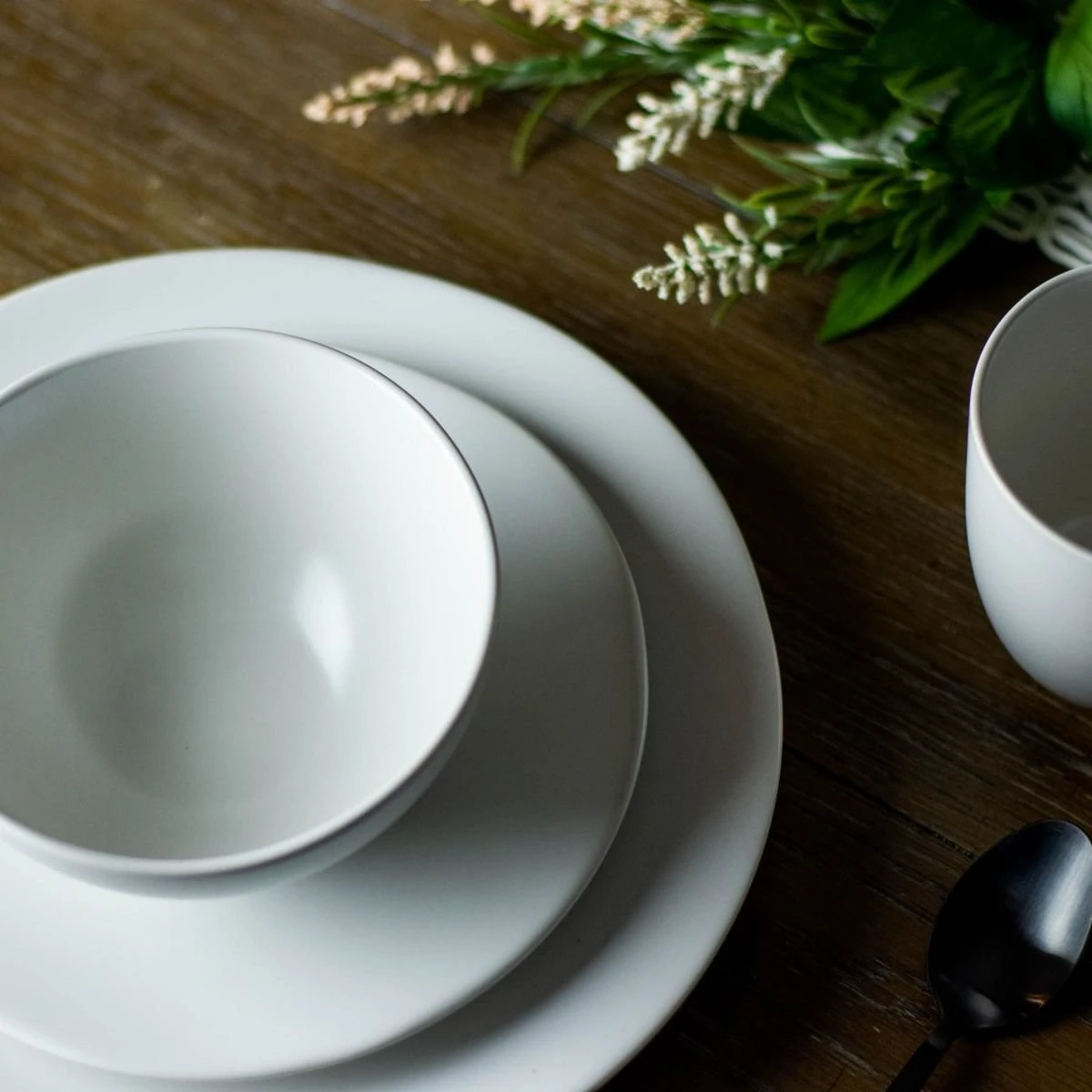 Fortessa Vitraluxe Heirloom 16-Piece Dinnerware Set | Linen 2 Fortessa Vitraluxe Heirloom 16-Piece Dinnerware Set | Linen - Image 2