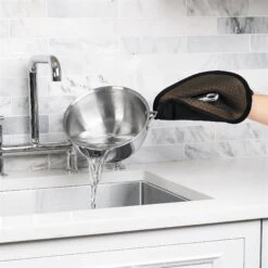 OXO Good Grips Silicone Pot Holder | Black 11 OXO Good Grips Silicone Pot Holder | Black -Kitchen Tools Shop gg 11220500 4b