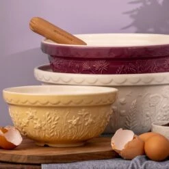 Mason Cash In The Meadow S30 (0.95 Qt) Mixing Bowl | Daffodil 8 Mason Cash In The Meadow S30 (0.95 Qt) Mixing Bowl | Daffodil -Kitchen Tools Shop in the meadow mixing bowls 3