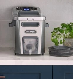 DeLonghi De'Longhi Livenza 4.5L Cool Zone Deep Fryer -Kitchen Tools Shop livenza deep fryer 1.2 gallon d44528dz
