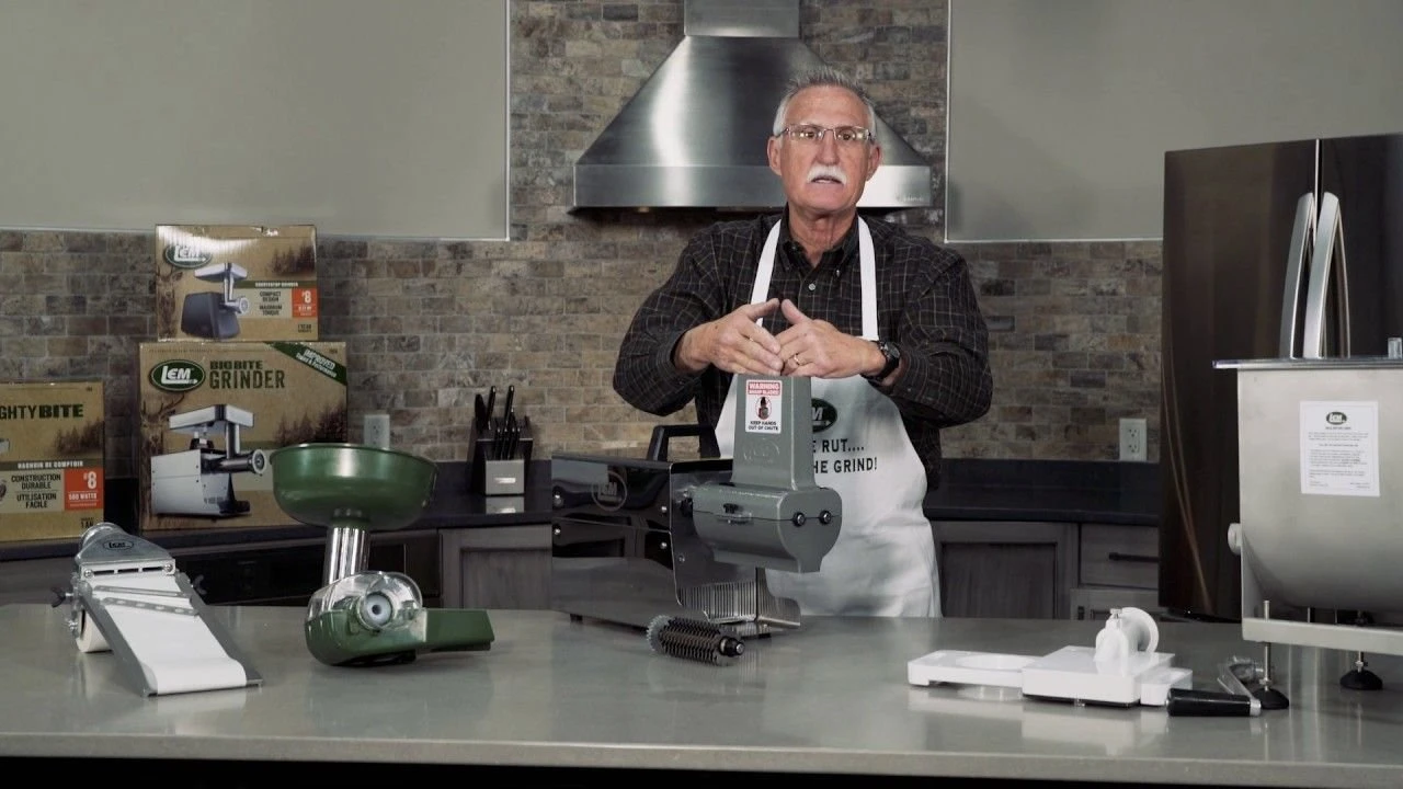 LEM Big Bite Meat Grinder #8 + Poly Gloves 8 LEM Big Bite Meat Grinder #8 + Poly Gloves - Image 8