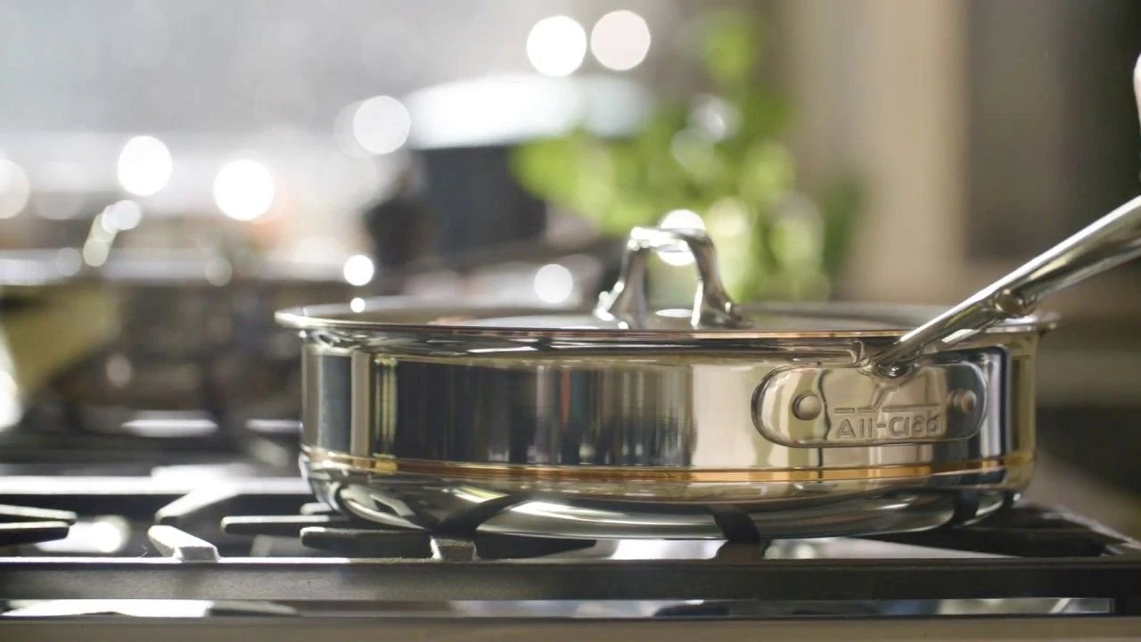 All-Clad D3 Stainless Steel Saucepan & Lid | 1.5 Qt. 1 All-Clad D3 Stainless Steel Saucepan & Lid | 1.5 Qt.