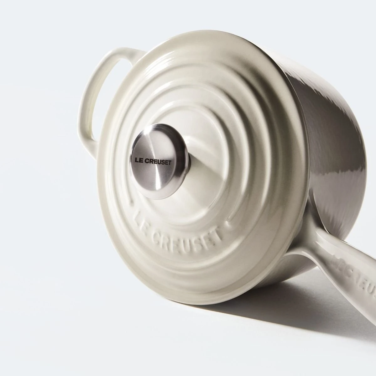 Le Creuset 2.25 Qt. Signature Enameled Cast Iron Saucepan With Stainless Steel Knob | Meringue White 4 Le Creuset 2.25 Qt. Signature Enameled Cast Iron Saucepan With Stainless Steel Knob | Meringue White - Image 4