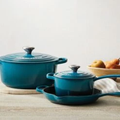 Le Creuset 5.5 Qt. Round Signature Cast Iron Dutch Oven With Stainless Steel Knob | Deep Teal -Kitchen Tools Shop rs12758 200716 deepteal5piece ret