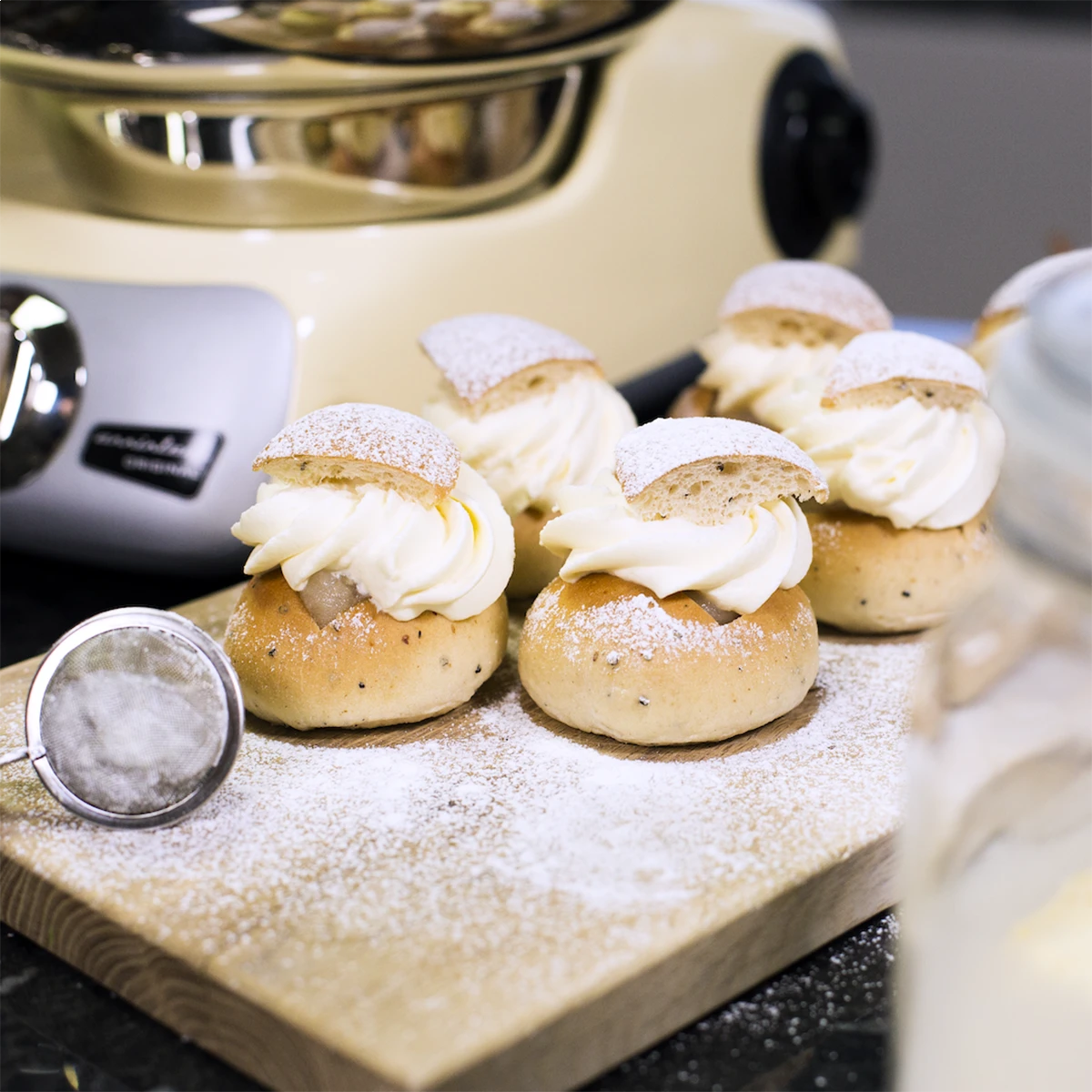 Ankarsrum Original 6230 Model Stand Mixer | Creme 3 Ankarsrum Original 6230 Model Stand Mixer | Creme - Image 3