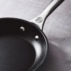 Le Creuset 11" Fry Pan | Toughened Nonstick Pro 8 Le Creuset 11" Fry Pan | Toughened Nonstick Pro -Kitchen Tools Shop tnsp2200 3