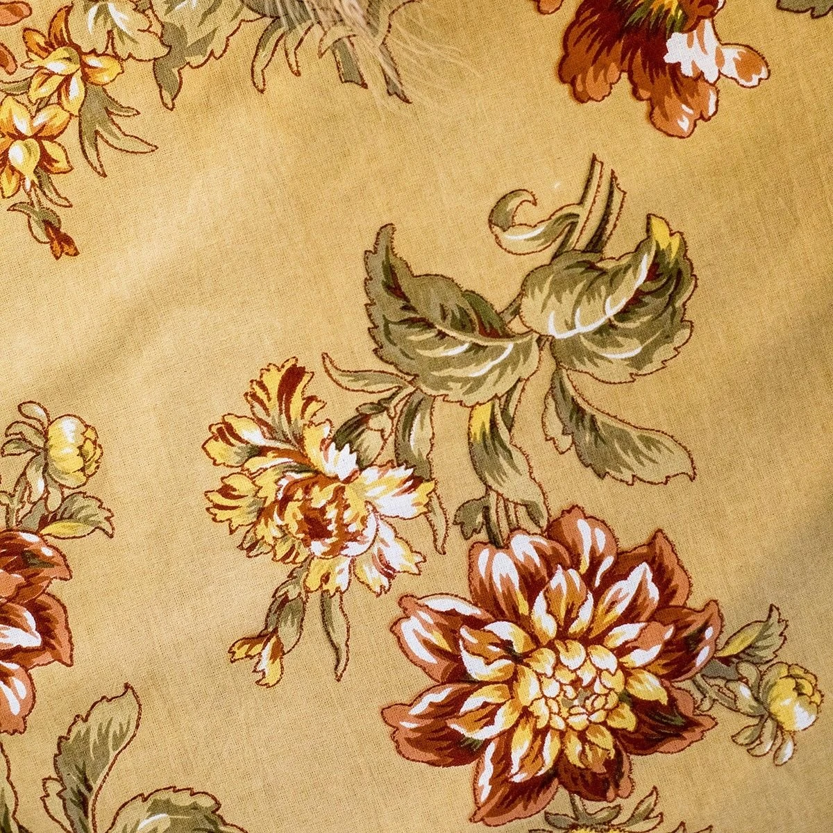 April Cornell 60" X 90" Dahlia Days Dining Tablecloth | Gold 3 April Cornell 60" X 90" Dahlia Days Dining Tablecloth | Gold - Image 3