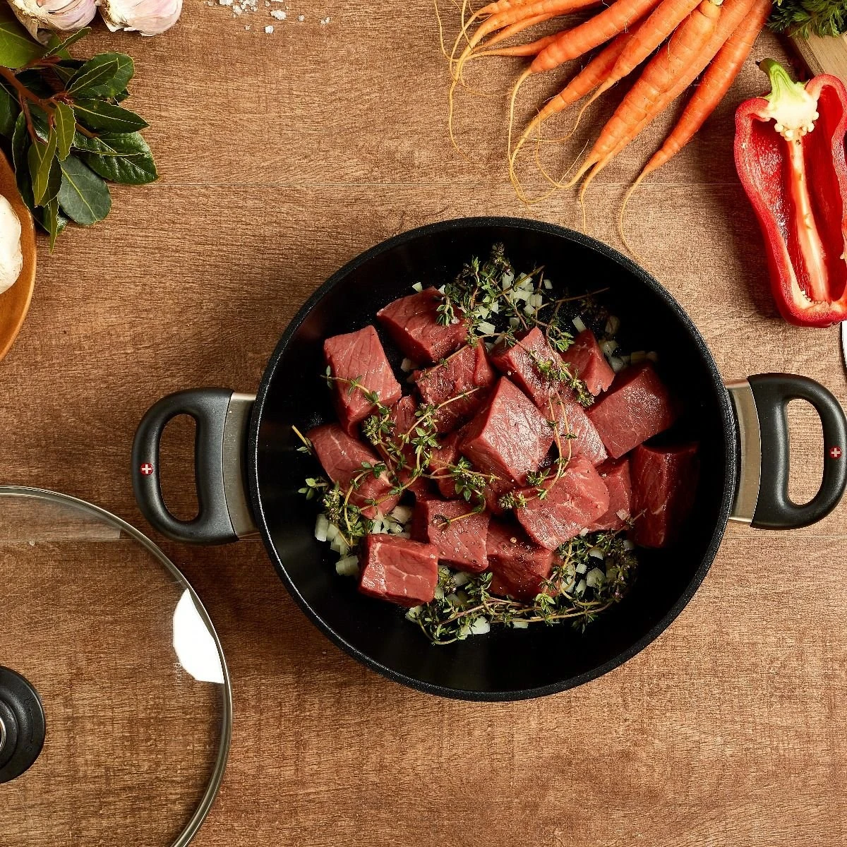 Swiss Diamond | XD Casserole With Lid - 9.5" (3.2 Quart) 4 Swiss Diamond | XD Casserole With Lid - 9.5" (3.2 Quart) - Image 4